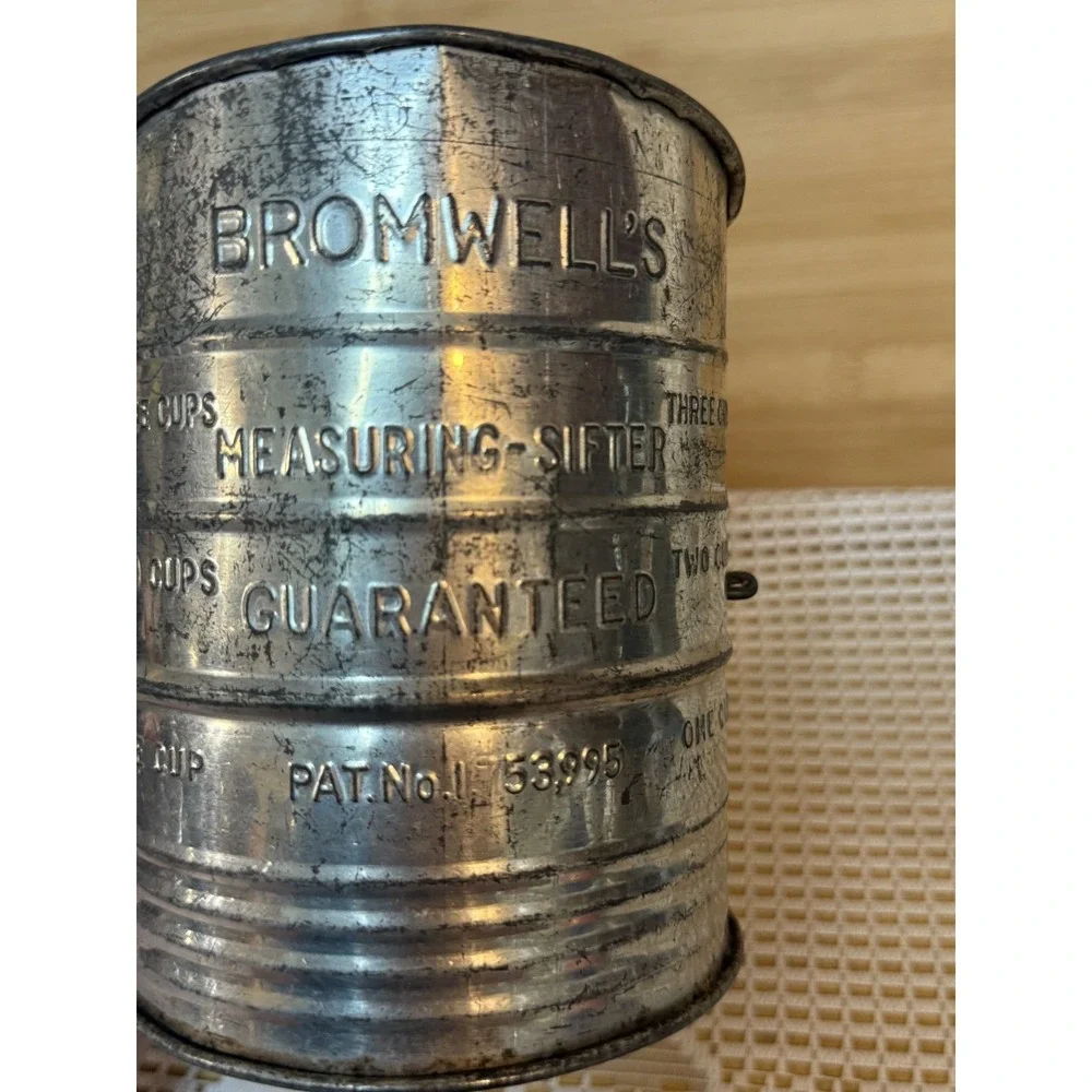 Vintage Bromwell's 1753995 Silver Green Knob Rustic 3-Cup Measuring Flour Sifter